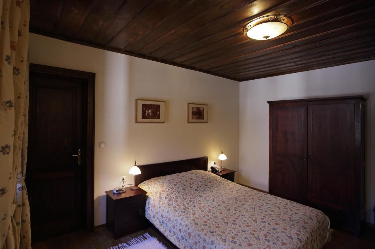 Отель Hotel Ivanov Konak Цетине