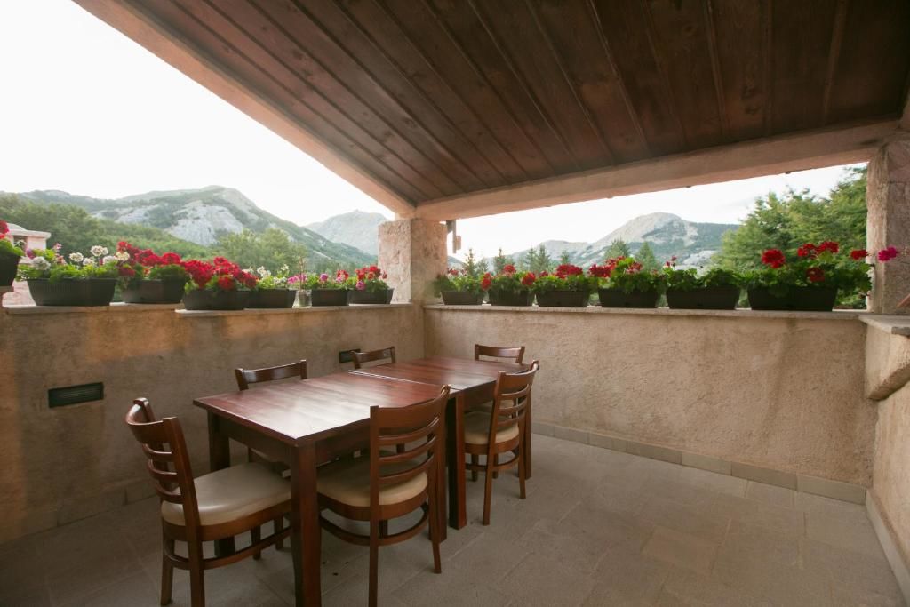 Отель Hotel Ivanov Konak Цетине