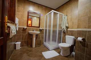 Отель Hotel Ivanov Konak Цетине Двухместный номер с 2 отдельными кроватями-2